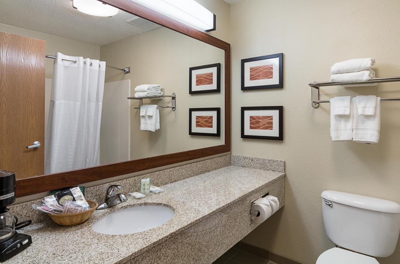 Comfort East 2* Wichita